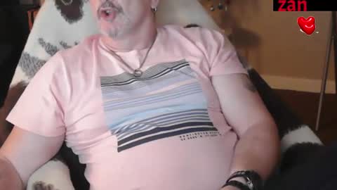 Snapshot of zander007 chatting on 10/31/25, 03:35 zander007 online show from 10/31/25, 03:35