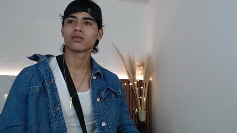 Snapshot of zander_2120 chatting on 01/04/25, 12:38 Zander online show from 01/04/25, 12:38