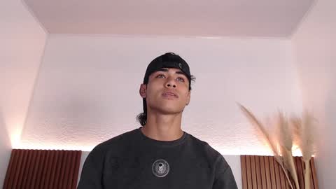 Snapshot of zander_2120 chatting on 01/14/25, 02:40 Zander online show from 01/14/25, 02:40