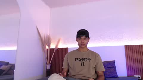 Snapshot of zander_2120 chatting on 01/31/25, 02:07 Zander online show from 01/31/25, 02:07