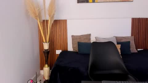 Snapshot of zander_2120 chatting on 09/20/25, 01:12 Zander online show from 09/20/25, 01:12