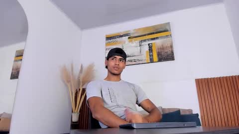 Snapshot of zander_2120 chatting on 09/27/25, 01:16 Zander online show from 09/27/25, 01:16