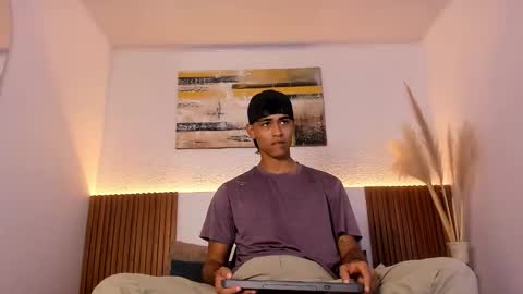 Zander online show from 10/25/25, 01:18