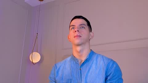 Snapshot of zanedawson chatting on 10/17/25, 11:35 Zane Dawson online show from 10/17/25, 11:35