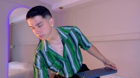 Snapshot of zanedawson chatting on 10/31/25, 04:02 Zane Dawson online show from 10/31/25, 04:02