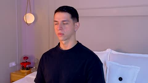 Snapshot of zanedawson chatting on 11/12/25, 04:02 Zane Dawson online show from 11/12/25, 04:02