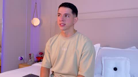 Snapshot of zanedawson chatting on 11/15/25, 12:19 Zane Dawson online show from 11/15/25, 12:19