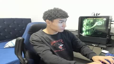 Snapshot of zanxley_ chatting on 12/07/24, 02:31 zanxley_ online show from 12/07/24, 02:31