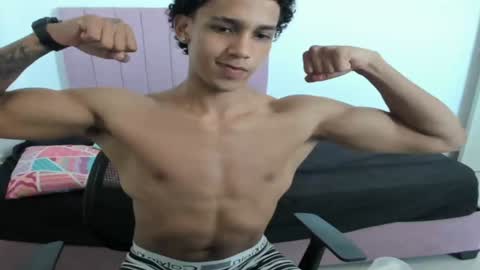 Snapshot of zanxley_ chatting on 12/17/24, 06:31 zanxley_ online show from 12/17/24, 06:31