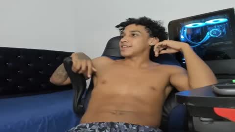 Snapshot of zanxley_ chatting on 01/10/25, 01:10 zanxley_ online show from 01/10/25, 01:10