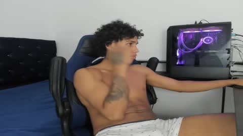 Snapshot of zanxley_ chatting on 01/13/25, 10:03 zanxley_ online show from 01/13/25, 10:03