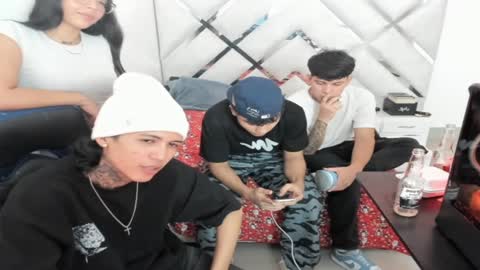 Snapshot of zanxley_ chatting on 02/06/25, 05:14 zanxley_ online show from 02/06/25, 05:14