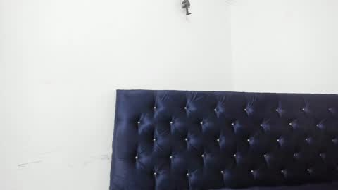 Snapshot of zanxley_ chatting on 02/10/25, 11:34 zanxley_ online show from 02/10/25, 11:34