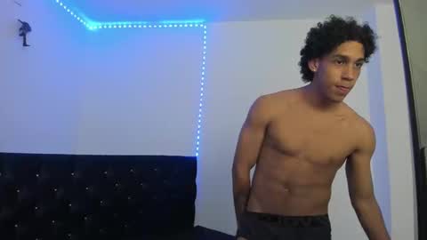 Snapshot of zanxley_ chatting on 02/18/25, 07:41 zanxley_ online show from 02/18/25, 07:41