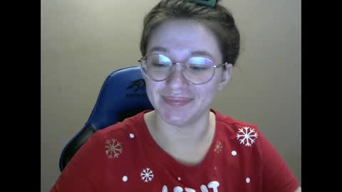Snapshot of zara_golden chatting on 02/06/25, 03:27 chaturcum online show from 02/06/25, 03:27