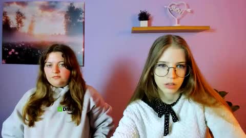 Snapshot of zara_shine_ chatting on 10/15/25, 09:09 zara_shine_ online show from 10/15/25, 09:09