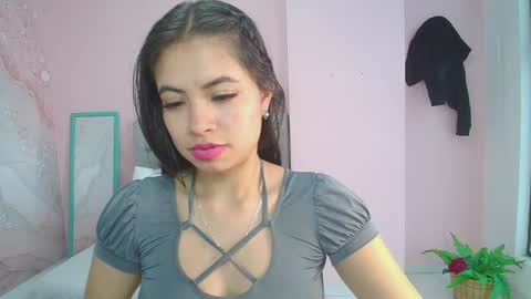 Snapshot of zarah_torres chatting on 01/10/25, 08:59 Zarah online show from 01/10/25, 08:59