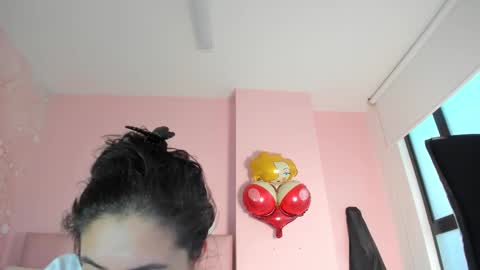 Zarah  online show from 11/25/25, 10:32