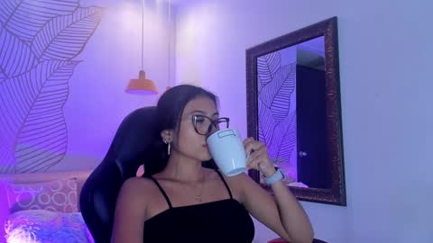 Zara Lim  online show from 02/04/25, 12:33