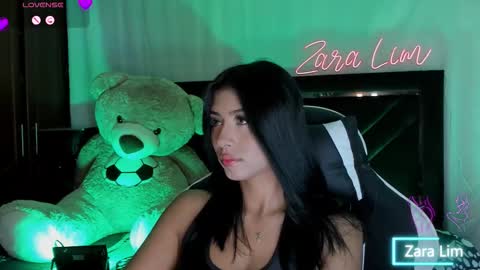 Zara Lim  online show from 09/15/25, 03:56