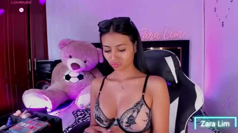 Zara Lim  online show from 09/27/25, 07:52