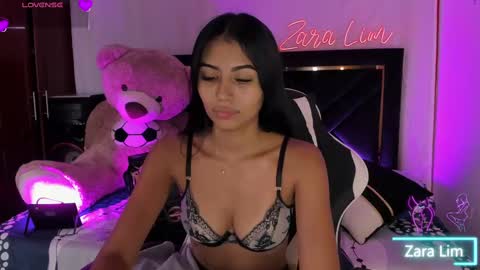 Zara Lim  online show from 09/30/25, 02:55