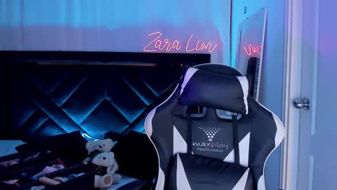 Zara Lim  online show from 11/14/25, 03:11