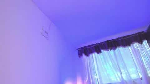 Snapshot of zaraparkers chatting on 10/21/25, 06:19 online show from 10/21/25, 06:19