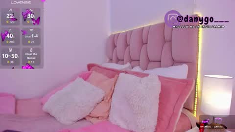 Zariana online show from 10/06/25, 10:18