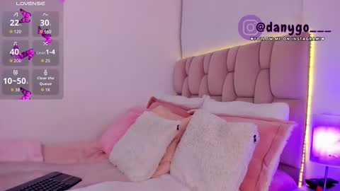 Zariana online show from 11/27/25, 11:29