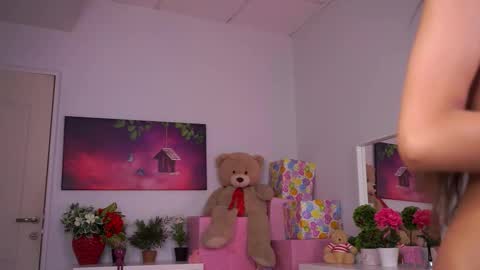 zariavera online show from 10/31/25, 07:26