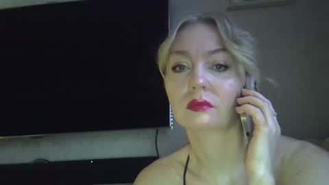 Snapshot of zarinaswift chatting on 12/20/24, 04:31 Zarina Swift online show from 12/20/24, 04:31