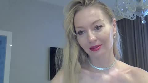 Snapshot of zarinaswift chatting on 01/23/25, 04:30 Zarina Swift online show from 01/23/25, 04:30