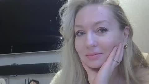 Snapshot of zarinaswift chatting on 02/01/25, 04:35 Zarina Swift online show from 02/01/25, 04:35