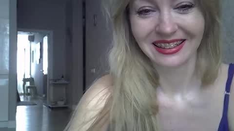 Snapshot of zarinaswift chatting on 02/18/25, 08:05 Zarina Swift online show from 02/18/25, 08:05