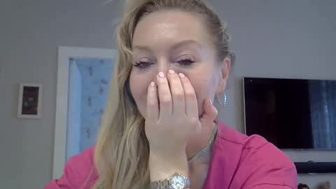 Zarina Swift online show from 10/10/25, 04:33