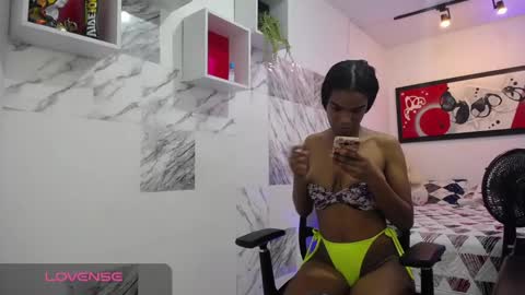 Snapshot of zaya_smith chatting on 02/09/25, 11:36 Zaya online show from 02/09/25, 11:36