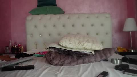 Zayla online show from 10/07/25, 04:09