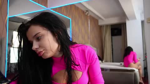 Zayla online show from 11/11/25, 05:40