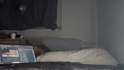 zbokk319121659104 online show from 11/20/25, 02:01