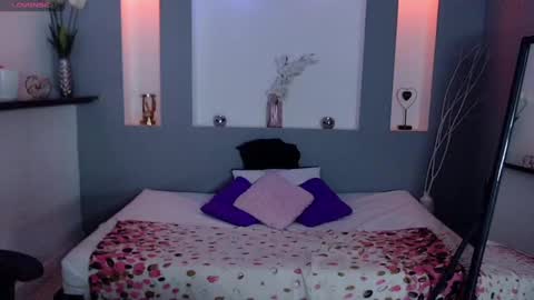 Karolyne online show from 09/18/25, 03:47