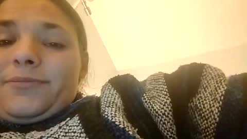 Snapshot of zellelajay2009 chatting on 02/17/25, 06:31 KENDAL Kaylee online show from 02/17/25, 06:31