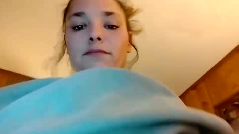 Snapshot of zellelajay2009 chatting on 02/25/25, 11:55 KENDAL Kaylee online show from 02/25/25, 11:55