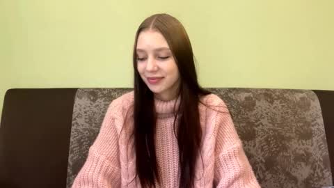 Snapshot of zenasankoff chatting on 10/03/25, 08:11 Linda online show from 10/03/25, 08:11