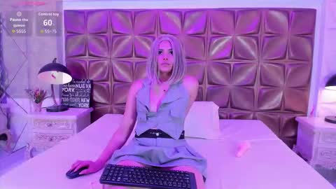 zendayaroux online show from 10/02/25, 03:57