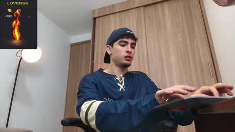 Snapshot of zenn_rush chatting on 12/30/24, 12:09 Zenn online show from 12/30/24, 12:09