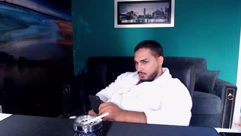 Snapshot of zenobaro chatting on 10/11/25, 01:53 zenobaro online show from 10/11/25, 01:53