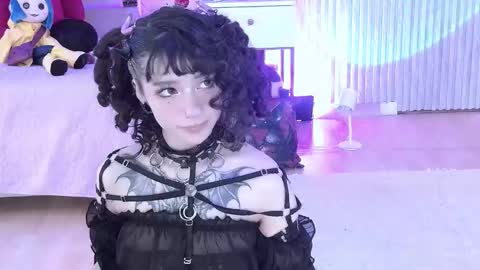    online show from 11/08/25, 03:01