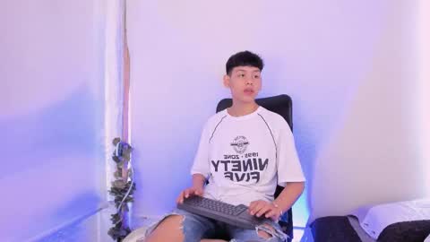 Snapshot of zeus_blaze chatting on 09/09/25, 12:05 zeus_blaze online show from 09/09/25, 12:05