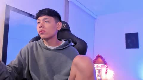 Snapshot of zeus_blaze chatting on 10/01/25, 12:11 zeus_blaze online show from 10/01/25, 12:11